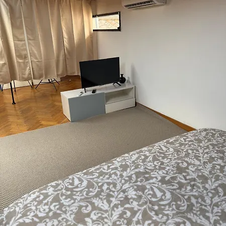 F&m Via Verdi 5 Apartamento